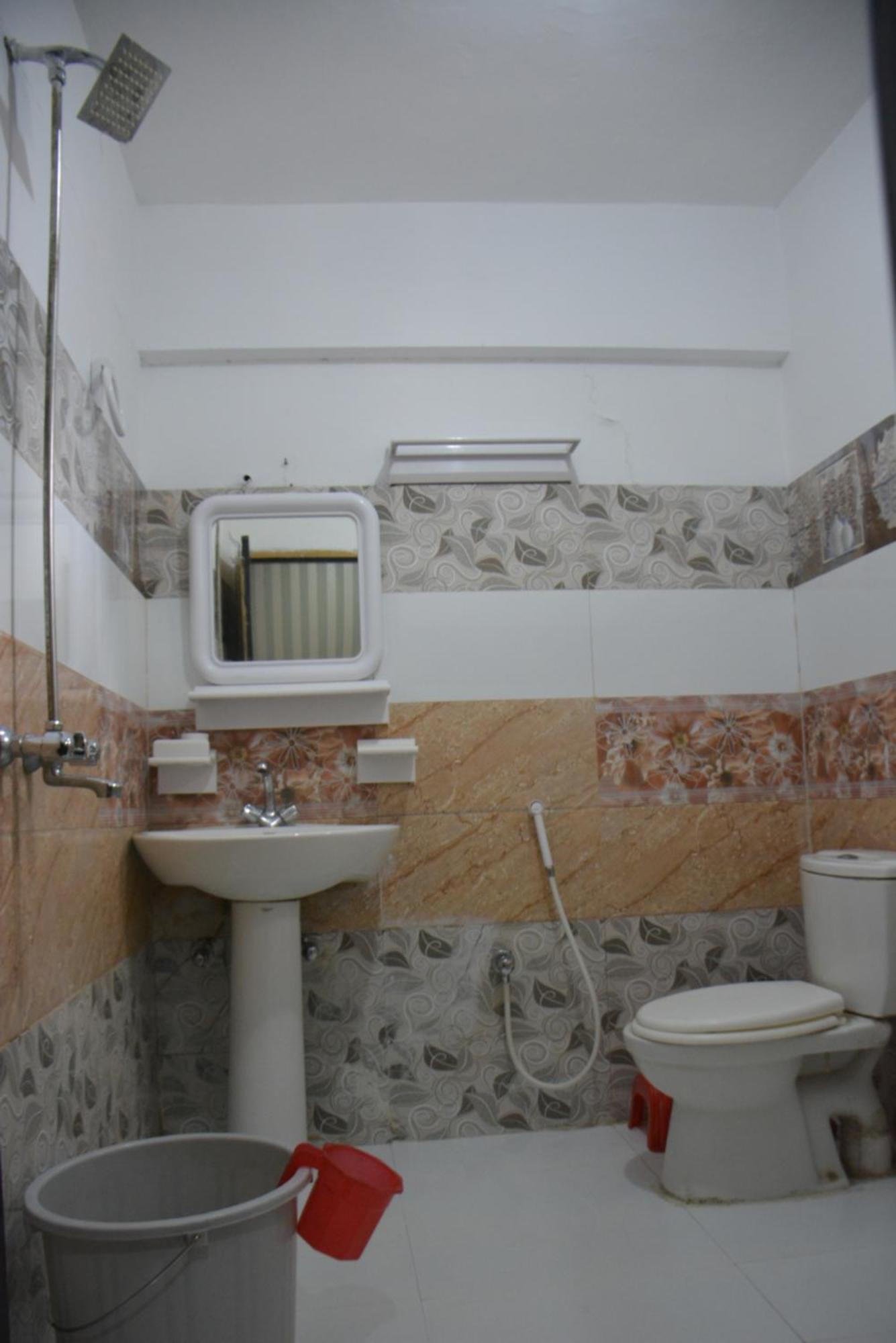 Hotel Pine Hills, נאראן מראה חיצוני תמונה