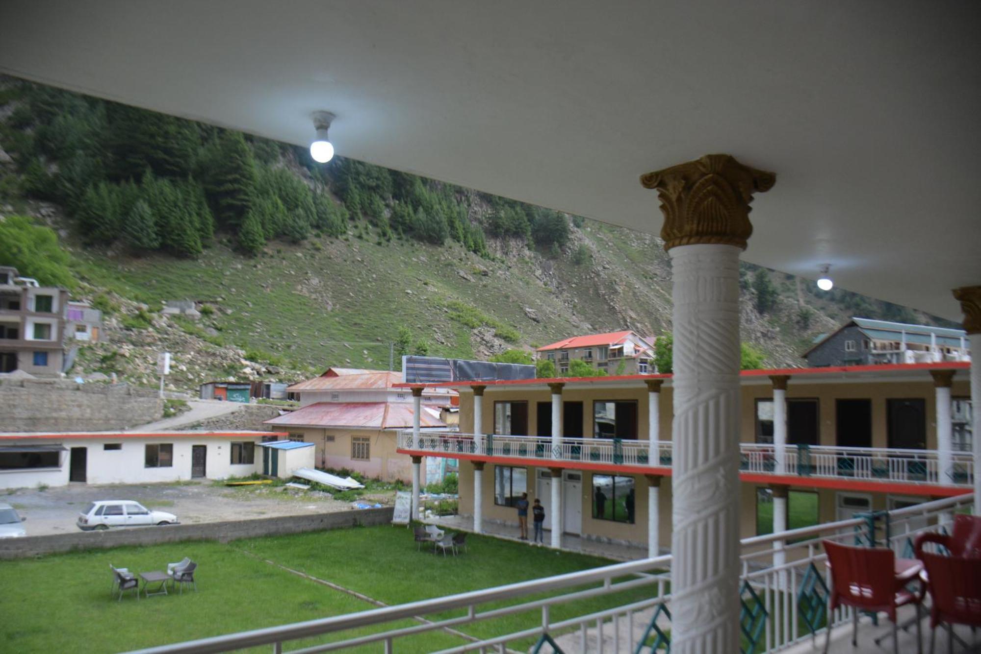 Hotel Pine Hills, נאראן מראה חיצוני תמונה