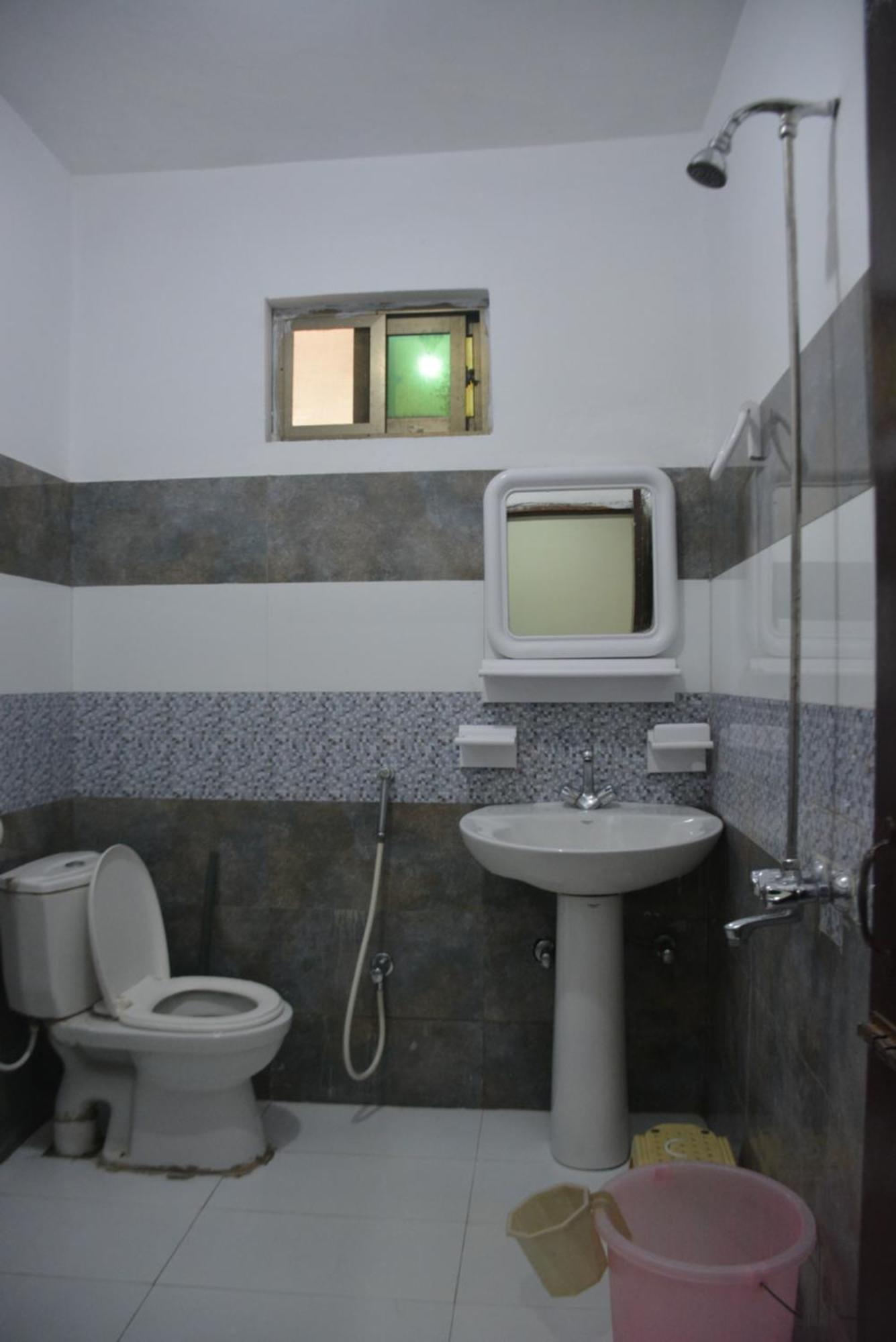 Hotel Pine Hills, נאראן מראה חיצוני תמונה