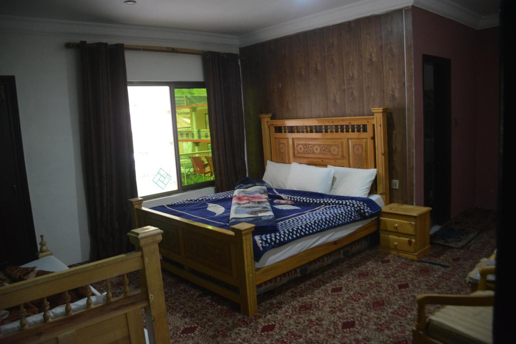 Hotel Pine Hills, נאראן מראה חיצוני תמונה