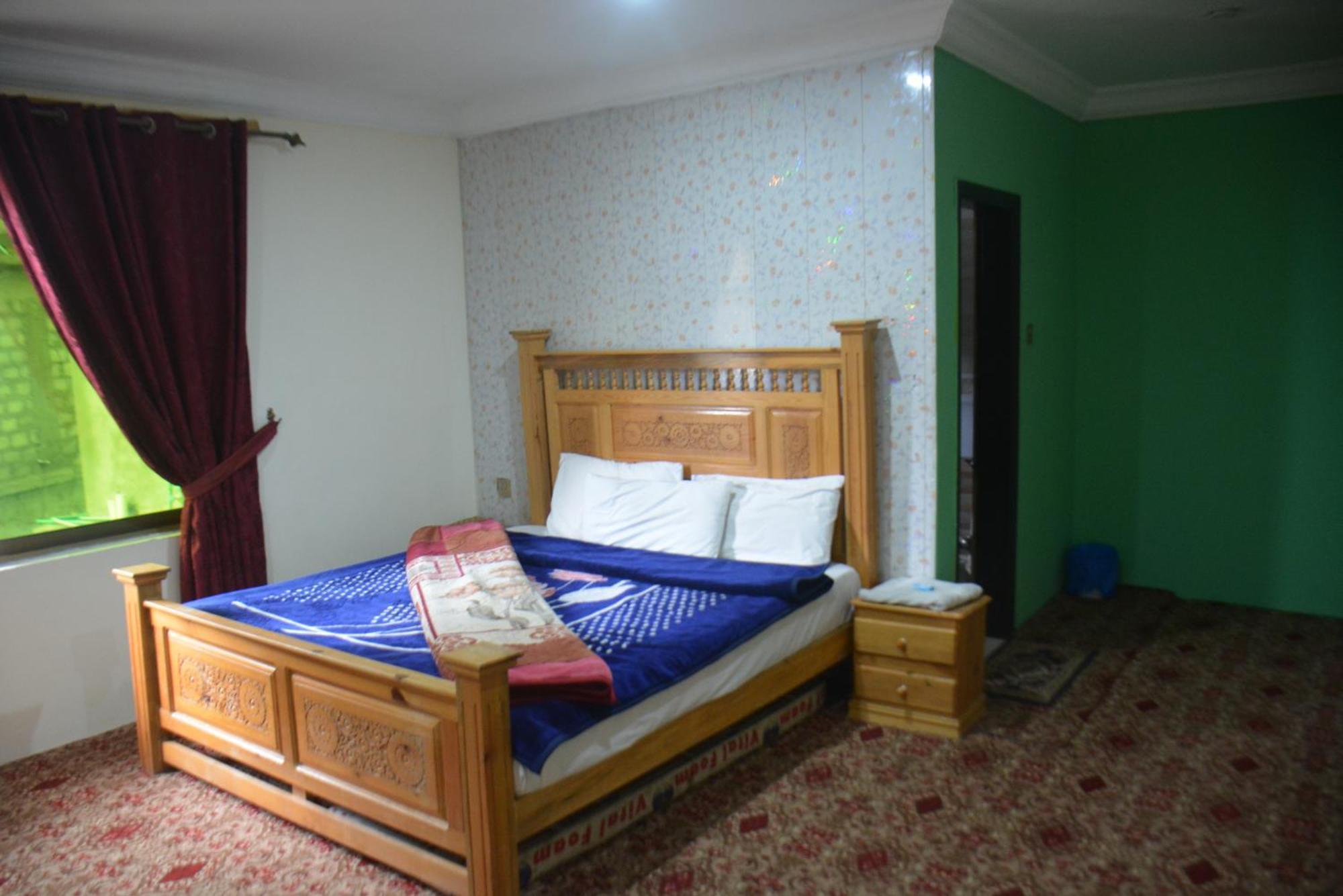 Hotel Pine Hills, נאראן מראה חיצוני תמונה