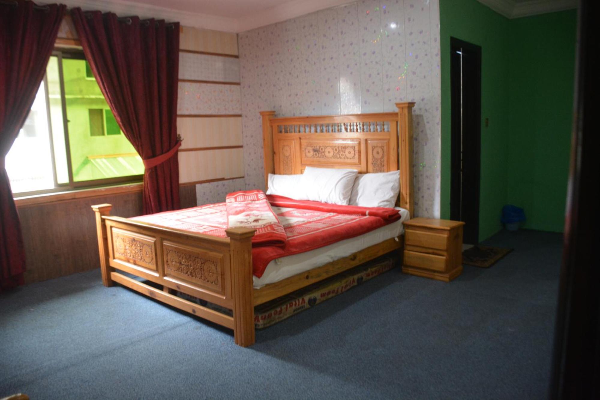 Hotel Pine Hills, נאראן מראה חיצוני תמונה
