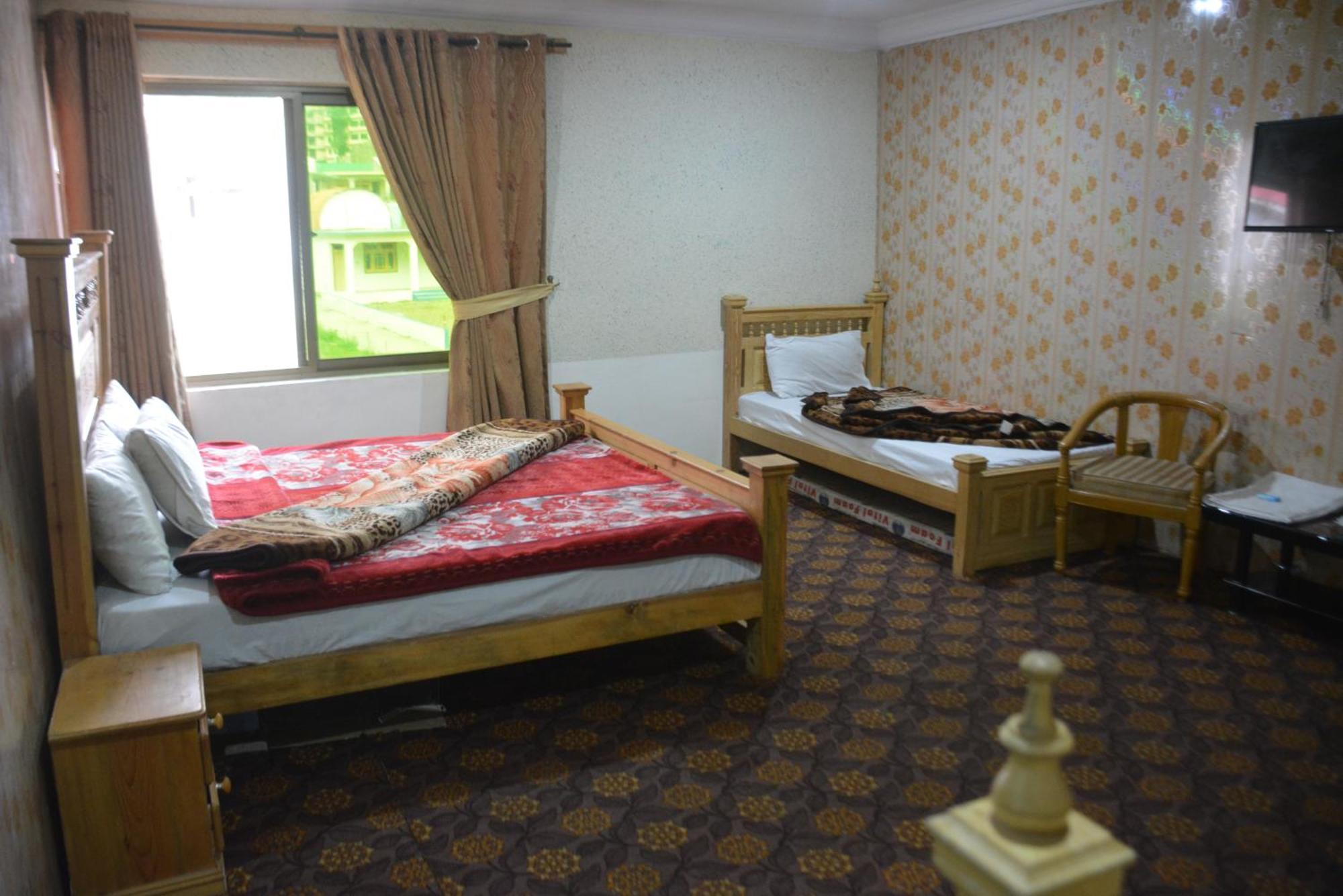 Hotel Pine Hills, נאראן מראה חיצוני תמונה