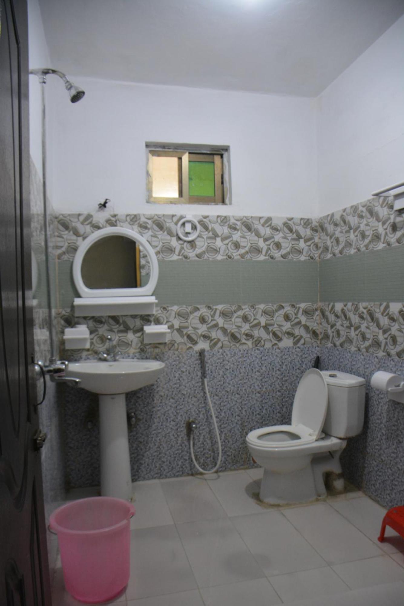 Hotel Pine Hills, נאראן מראה חיצוני תמונה