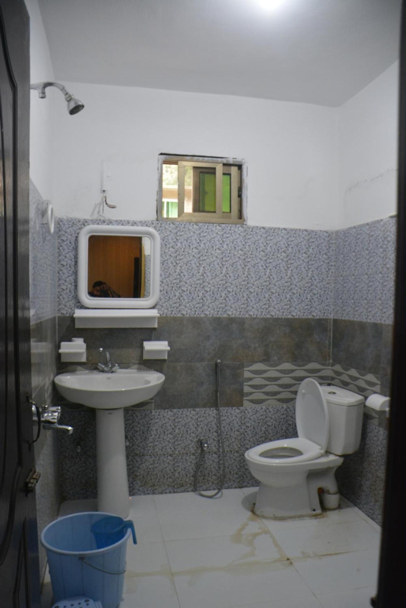 Hotel Pine Hills, נאראן מראה חיצוני תמונה