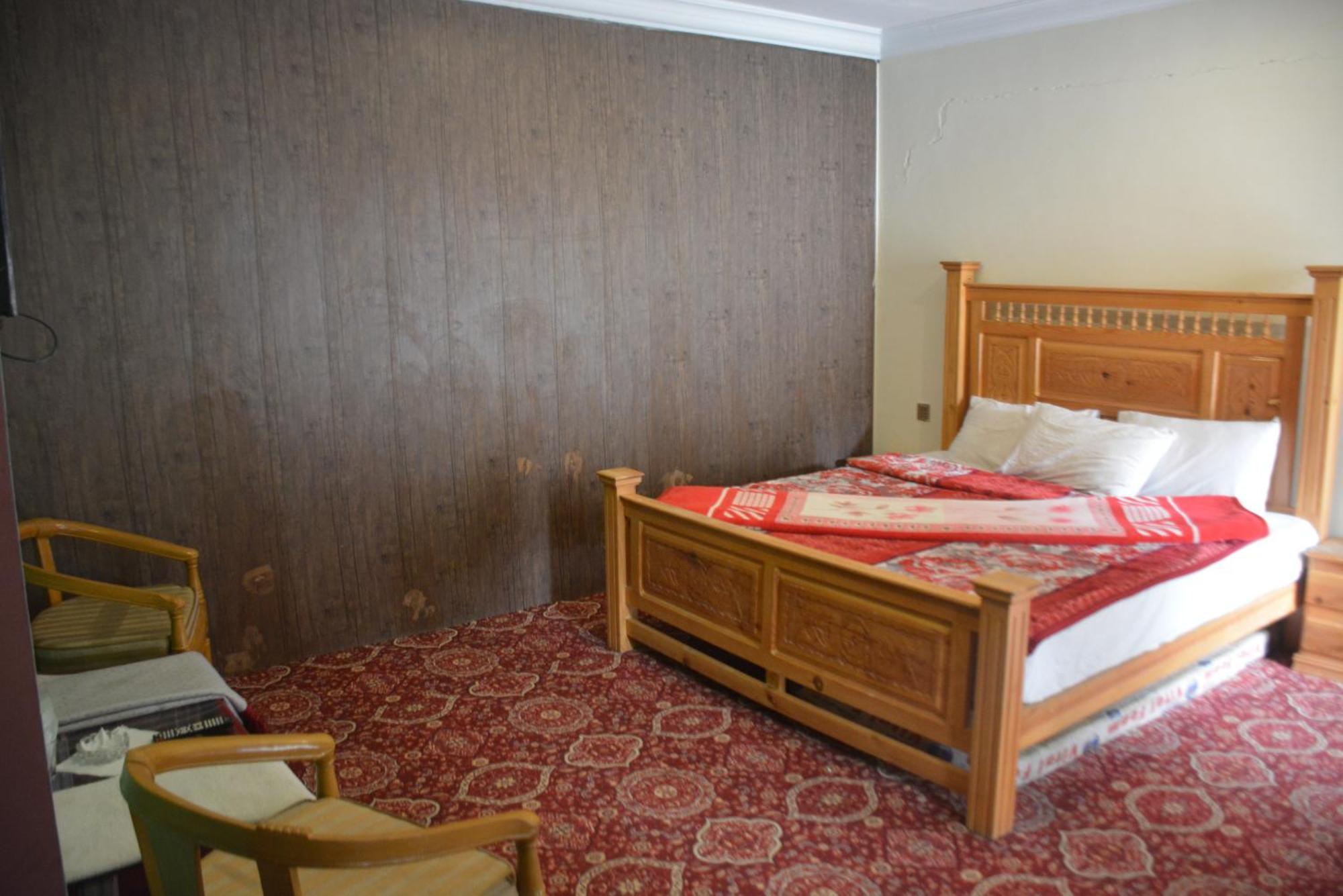 Hotel Pine Hills, נאראן מראה חיצוני תמונה