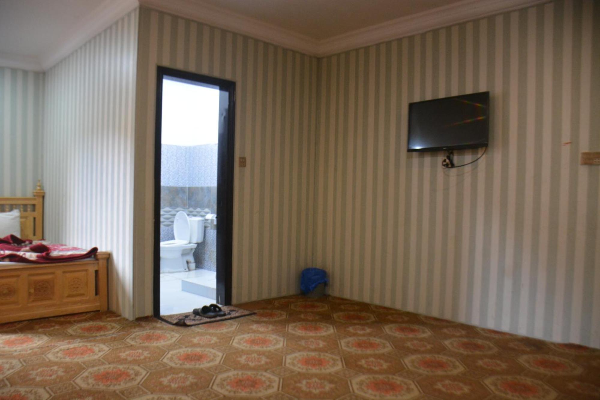 Hotel Pine Hills, נאראן מראה חיצוני תמונה