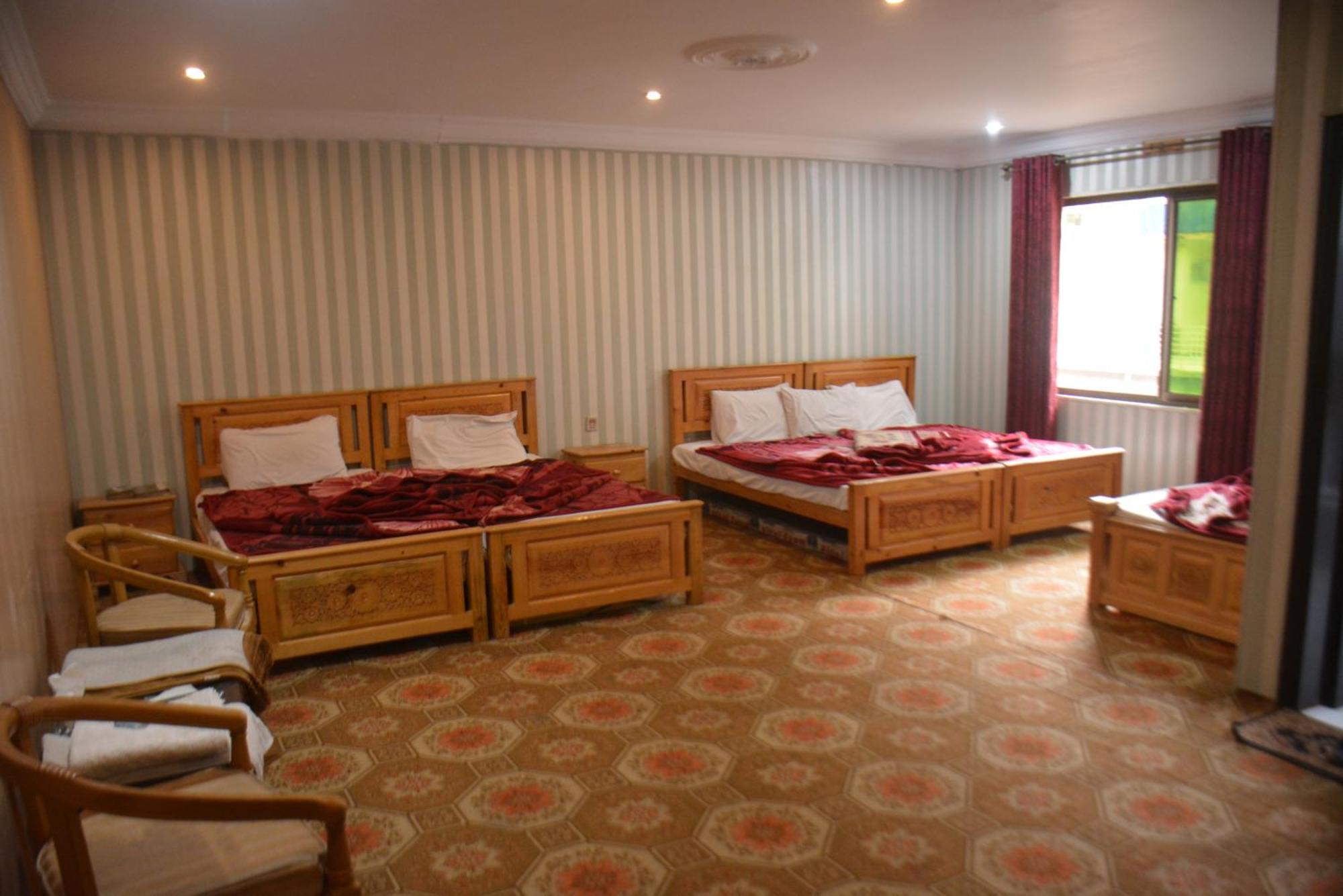 Hotel Pine Hills, נאראן מראה חיצוני תמונה