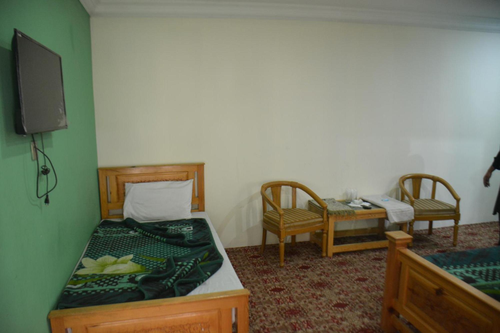 Hotel Pine Hills, נאראן מראה חיצוני תמונה